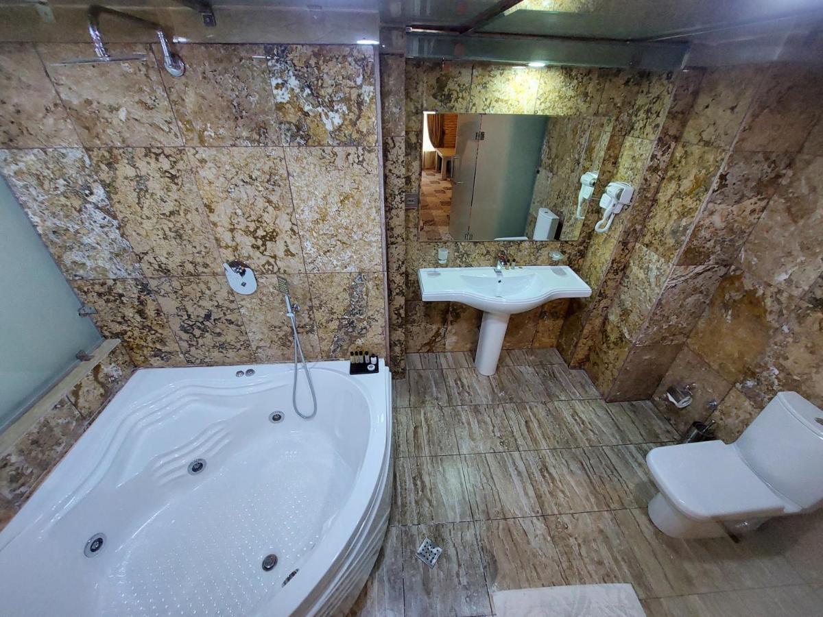Hotel Karvansaray Sah Abbas Gjandža Exteriér fotografie